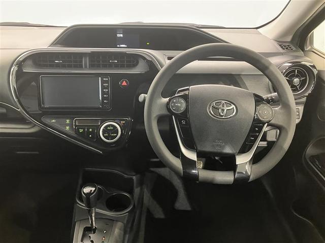 アクア Sスタイルブラック AUX端子 バックモニタ- ナビTV LEDライト スマートキープッシュスタート 1オーナー ETC付き Wエアバッグ キーフリ メモリーナビゲーション 横滑り防止装置付き 1セグ フルオートエアコン(5枚目)