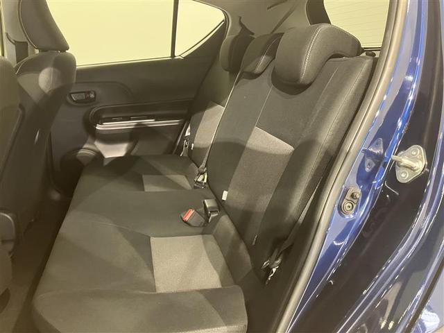 アクア Sスタイルブラック AUX端子 バックモニタ- ナビTV LEDライト スマートキープッシュスタート 1オーナー ETC付き Wエアバッグ キーフリ メモリーナビゲーション 横滑り防止装置付き 1セグ フルオートエアコン(7枚目)