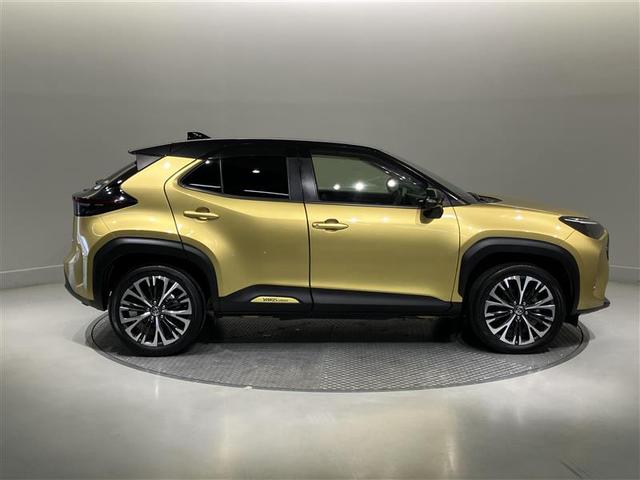 ヤリスクロス ハイブリッドＺ　インテリジェントキー　アルミホイル　ＬＥＤライト　１オ－ナ－　リアカメラ　クルーズコントロール　横滑り防止システム　ナビＴＶ　メモリーナビゲーション　電動シ－ト　パワステ　オートエアコン　キーフリー（3枚目）