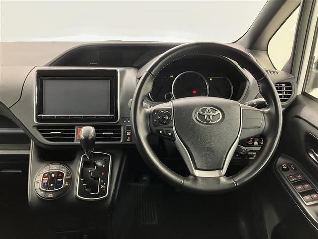 ノア Ｇ　ＬＥＤライト　両側ＰＳＤ　ＥＴＣ車載器　オートエアコン　デュアルエアバック　ナビＴＶ　エアバッグ　ＤＶＤ再生　キーレス　アルミホイール　盗難防止装置　メモリーナビ　横滑り防止　ＡＢＳ　３列シート（5枚目）