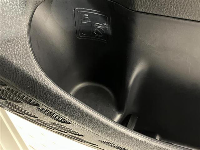 ノア Ｇ　ＬＥＤライト　両側ＰＳＤ　ＥＴＣ車載器　オートエアコン　デュアルエアバック　ナビＴＶ　エアバッグ　ＤＶＤ再生　キーレス　アルミホイール　盗難防止装置　メモリーナビ　横滑り防止　ＡＢＳ　３列シート（32枚目）