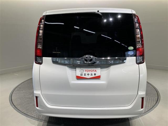 ノア Ｇ　ＬＥＤライト　両側ＰＳＤ　ＥＴＣ車載器　オートエアコン　デュアルエアバック　ナビＴＶ　エアバッグ　ＤＶＤ再生　キーレス　アルミホイール　盗難防止装置　メモリーナビ　横滑り防止　ＡＢＳ　３列シート（33枚目）