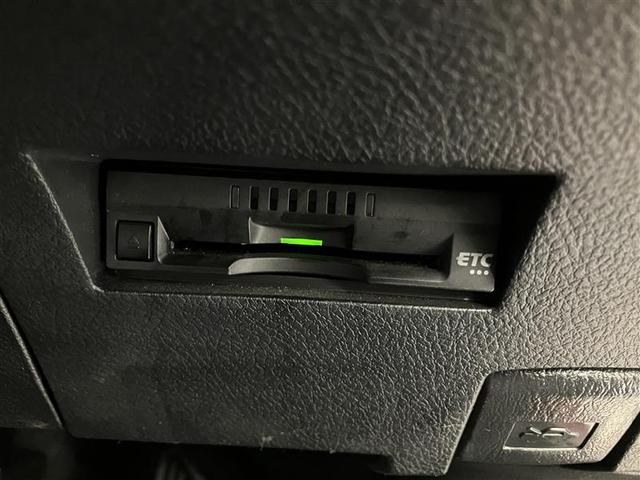 カローラフィールダー ハイブリッドG ダブルバイビー PCS インテリキー 横滑防止 ミュージックプレイヤー接続可 フルセグTV クルーズコントロール LEDヘッドライト オートエアコン ワンオーナー ETC DVD再生 アルミホイール ナビTV ABS(31枚目)