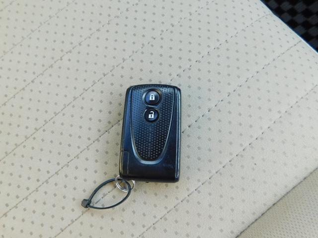 ミラココア ココアプラスＧ　スマートキー　社外ナビ　ＣＤ　ＴＶ　バックカメラ　電動格納ミラー　ルーフレール　社外アルミホイール（14枚目）