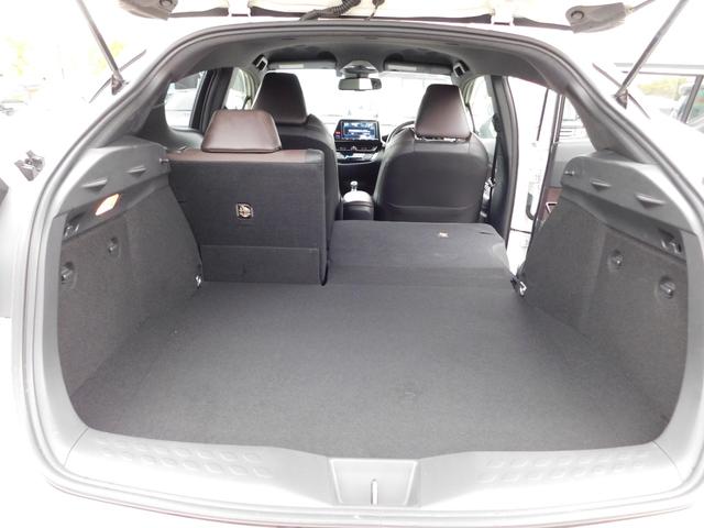 後席、片側だけ倒すことも可能です！