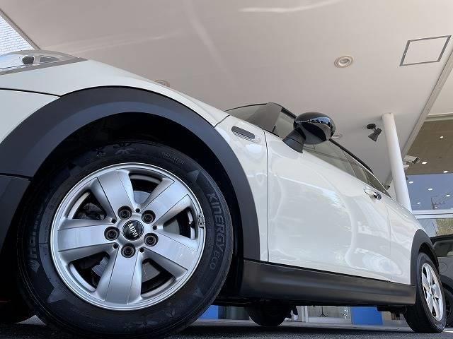 クーパーD 純正HDDナビ Bluetooth USB/AUX端子 ETC車載器 LEDヘッド プッシュスタート オートエアコン 禁煙車 純正アルミ アイドリングストップ(16枚目)