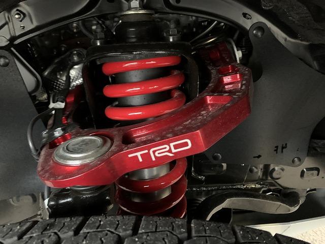 タコマ ＴＲＤ　ＰＲＯ　２０２３ｙモデル　新車並行　未登録　サンルーフ　黒革　アメリカ仕入　パノラミックビュー　ＢＳＭ　レーダークルーズ　スマートキー　シートヒーター　電動シート　専用１６インチＡＷ（35枚目）