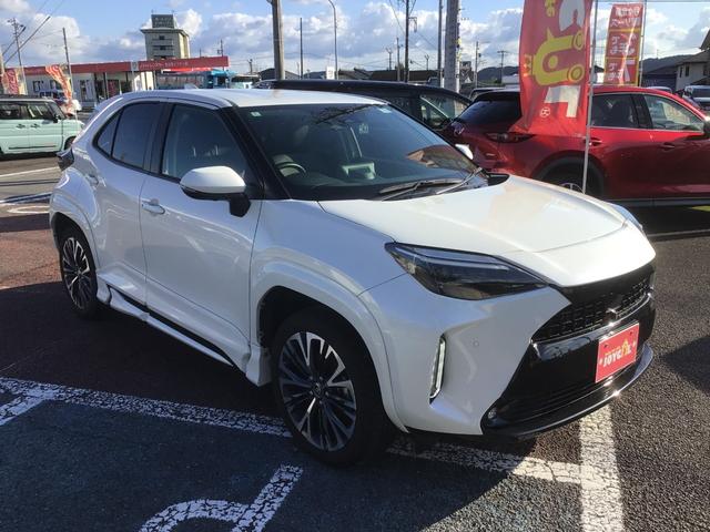 ヤリスクロス ハイブリッドＺ　ディスプレイオーディオ・全方位カメラ・ブラインドスポットモニター・ヘッドアップディスプレイ・左右シートヒーター・ステアリングヒーター・パワーリアゲートエアロ（6枚目）