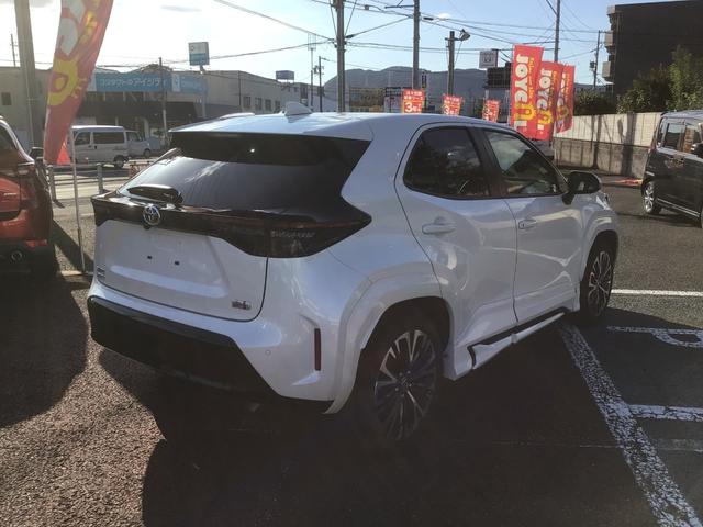 ヤリスクロス ハイブリッドＺ　ディスプレイオーディオ・全方位カメラ・ブラインドスポットモニター・ヘッドアップディスプレイ・左右シートヒーター・ステアリングヒーター・パワーリアゲートエアロ（8枚目）