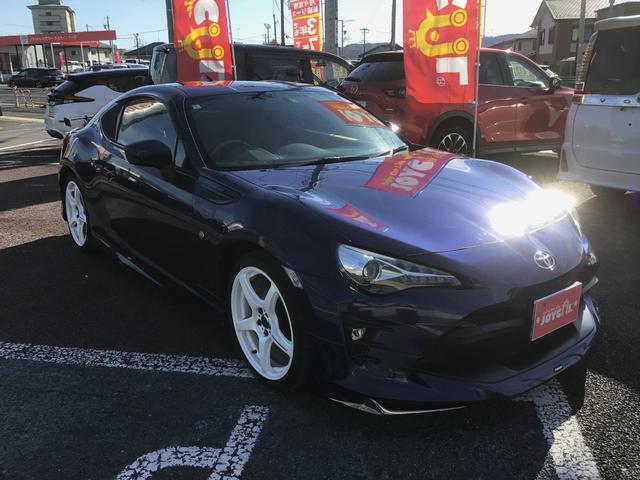 86 GTリミテッド ワンオーナー・禁煙車・6MT・ナビ・バックカメラ・左右シートヒーター・社外マフラー・社外アルミホイール(6枚目)