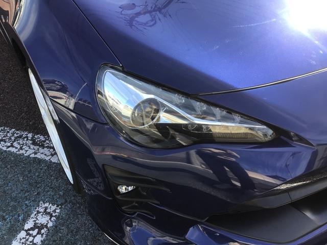 86 GTリミテッド ワンオーナー・禁煙車・6MT・ナビ・バックカメラ・左右シートヒーター・社外マフラー・社外アルミホイール(13枚目)