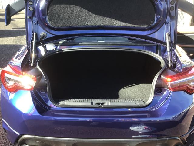 86 GTリミテッド ワンオーナー・禁煙車・6MT・ナビ・バックカメラ・左右シートヒーター・社外マフラー・社外アルミホイール(23枚目)