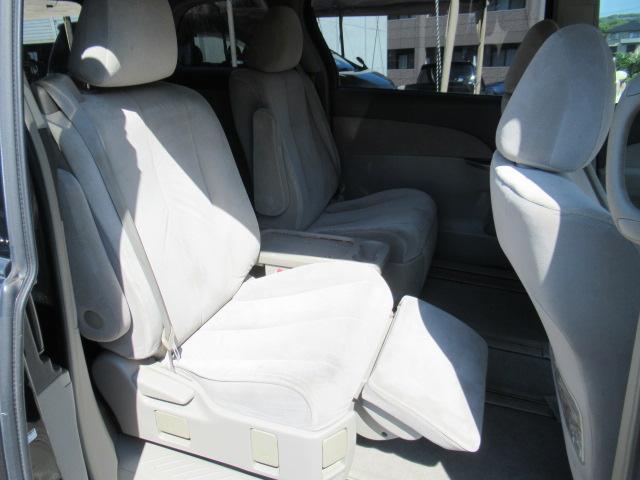 エスティマ ２．４アエラス　Ｇエディション　社外アルミホイール／フロントフォグランプ／両側電動スライドドア／フルセグＴＶ／Ｂｌｕｅｔｏｏｔｈ対応ナビ／フリップダウンモニター／バックカメラ（12枚目）