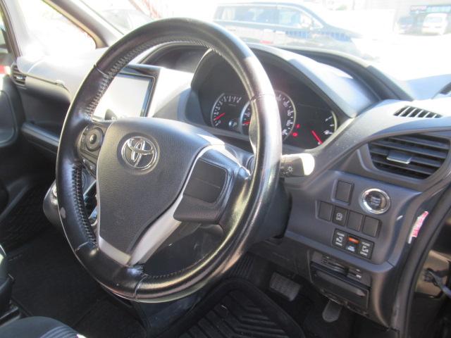 ヴォクシー ZS 純正アルミホイール/HID/純正SDナビ/フルセグ/Bluetooth/CD.DVD/バックカメラ/両側電動スライドドア/ヒッチメンバー/ETC(18枚目)