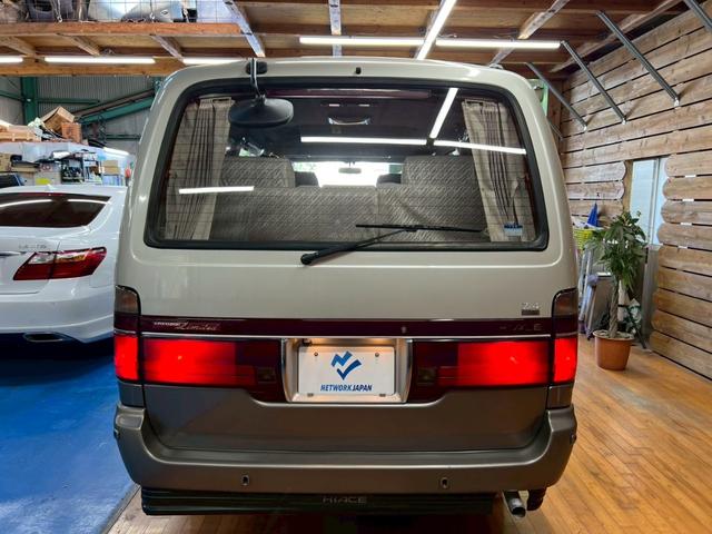 リアビュー！カーテンついてるのホント好き。