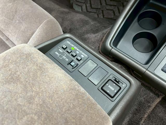 電気ポッドのスイッチや保冷庫スイッチ、ミラー調整などのスイッチ！