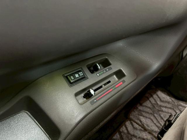 リア暖房スイッチ！つまみの破損などもなく動作ＯＫ！