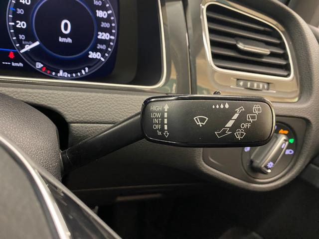 VOLKSWAGEN GOLF TSI COMFORTLINE TECH EDITION