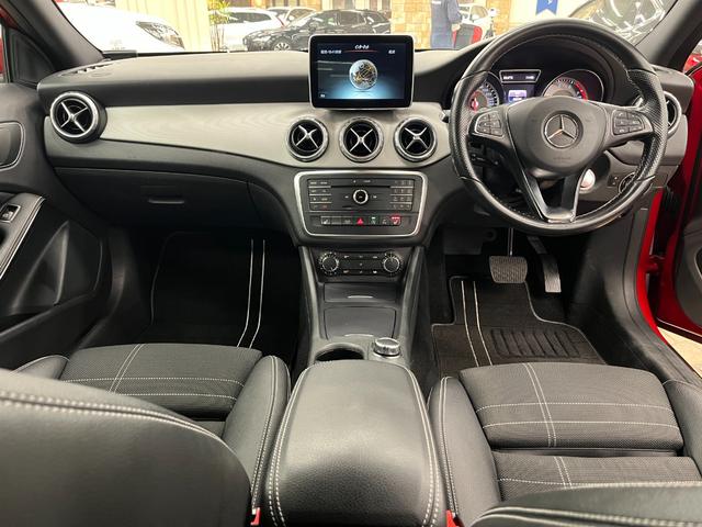 GLAクラス GLA180 禁煙車/ACC/衝突軽減B/ハーフ革S/ナビ/フルセグTV/Bカメラ/シートH/キセノンヘッドライト/Pゲート/Bluetoothオーディオ/クリアランスソナー/ルーフレール/オートライト/1年保証(9枚目)