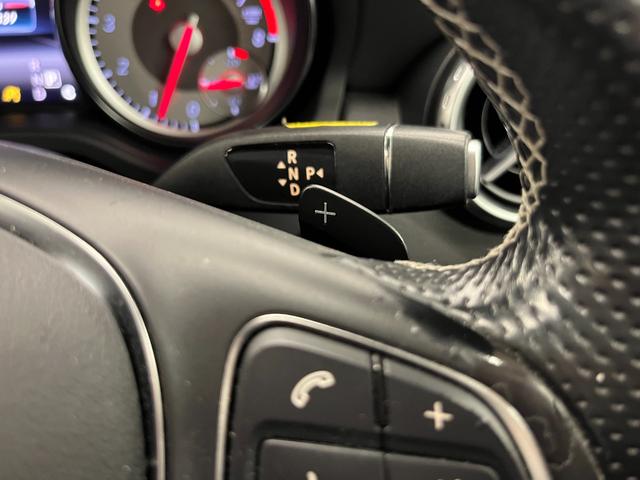 GLAクラス GLA180 禁煙車/ACC/衝突軽減B/ハーフ革S/ナビ/フルセグTV/Bカメラ/シートH/キセノンヘッドライト/Pゲート/Bluetoothオーディオ/クリアランスソナー/ルーフレール/オートライト/1年保証(21枚目)