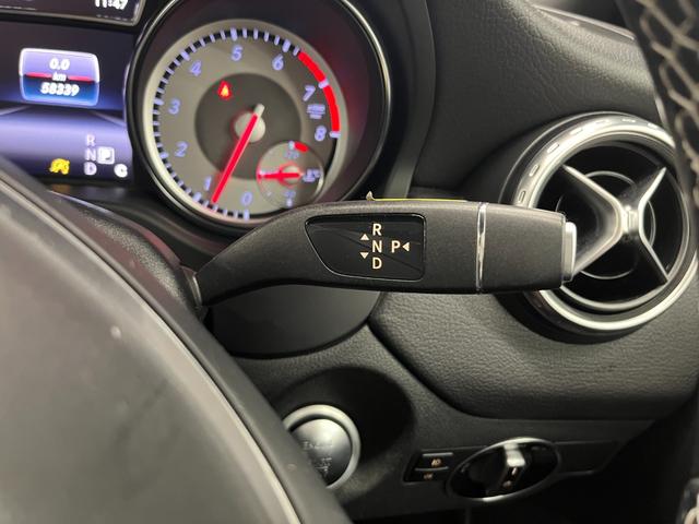 GLAクラス GLA180 禁煙車/ACC/衝突軽減B/ハーフ革S/ナビ/フルセグTV/Bカメラ/シートH/キセノンヘッドライト/Pゲート/Bluetoothオーディオ/クリアランスソナー/ルーフレール/オートライト/1年保証(23枚目)
