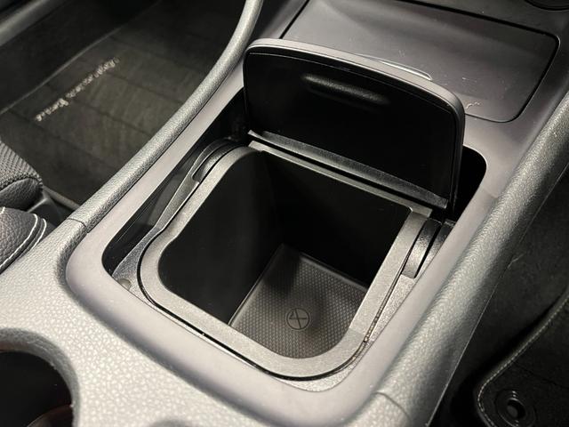 GLAクラス GLA180 禁煙車/ACC/衝突軽減B/ハーフ革S/ナビ/フルセグTV/Bカメラ/シートH/キセノンヘッドライト/Pゲート/Bluetoothオーディオ/クリアランスソナー/ルーフレール/オートライト/1年保証(30枚目)