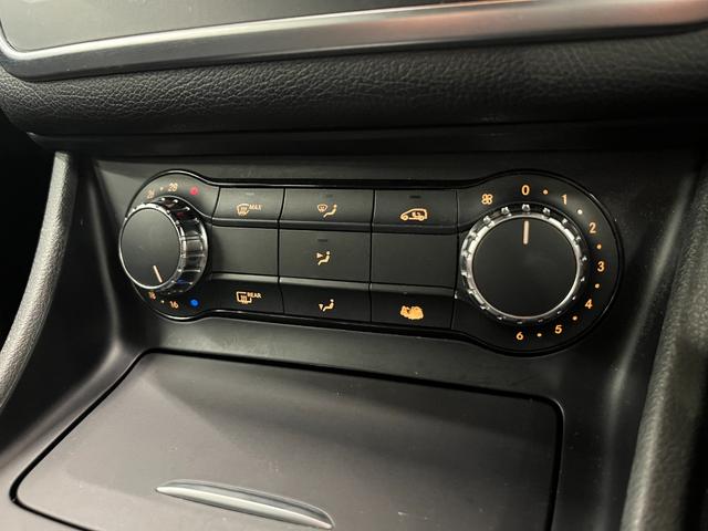 GLAクラス GLA180 禁煙車/ACC/衝突軽減B/ハーフ革S/ナビ/フルセグTV/Bカメラ/シートH/キセノンヘッドライト/Pゲート/Bluetoothオーディオ/クリアランスソナー/ルーフレール/オートライト/1年保証(42枚目)