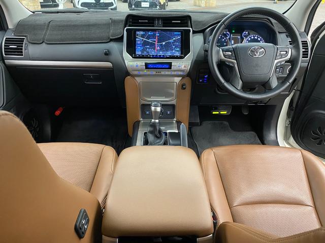 ランドクルーザープラド TX Lパッケージ 70thアニバーサリーLMD 特別仕様車 サンルーフ/ブラウン革S/ACC/衝突軽減B/ナビ/フルセグTV/Bカメラ/車線逸脱警告/シートH・C/Pシート/LEDヘッドライト/Bluetoothオーディオ/ハンズフリー通話/クリアランスソナー(9枚目)