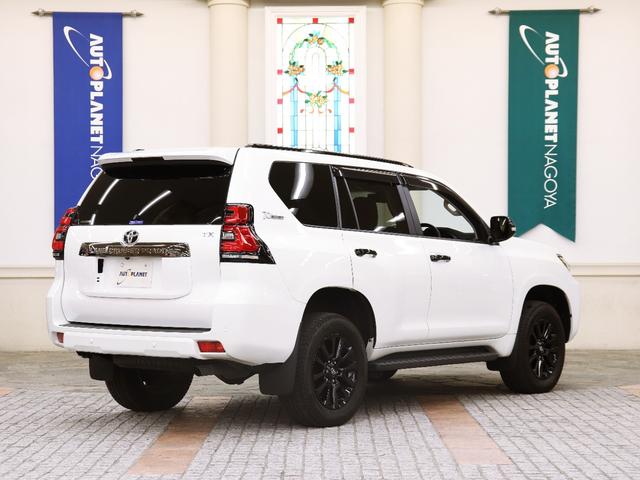 ランドクルーザープラド TX Lパッケージ 70thアニバーサリーLMD 特別仕様車 サンルーフ/ブラウン革S/ACC/衝突軽減B/ナビ/フルセグTV/Bカメラ/車線逸脱警告/シートH・C/Pシート/LEDヘッドライト/Bluetoothオーディオ/ハンズフリー通話/クリアランスソナー(10枚目)