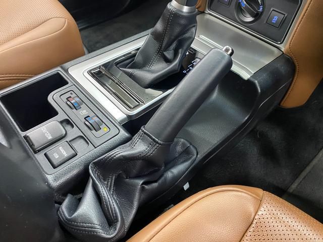 ランドクルーザープラド TX Lパッケージ 70thアニバーサリーLMD 特別仕様車 サンルーフ/ブラウン革S/ACC/衝突軽減B/ナビ/フルセグTV/Bカメラ/車線逸脱警告/シートH・C/Pシート/LEDヘッドライト/Bluetoothオーディオ/ハンズフリー通話/クリアランスソナー(27枚目)