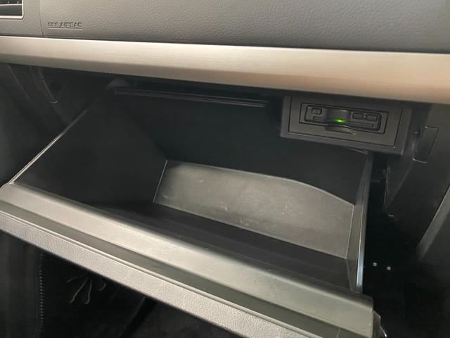 ランドクルーザープラド TX Lパッケージ 70thアニバーサリーLMD 特別仕様車 サンルーフ/ブラウン革S/ACC/衝突軽減B/ナビ/フルセグTV/Bカメラ/車線逸脱警告/シートH・C/Pシート/LEDヘッドライト/Bluetoothオーディオ/ハンズフリー通話/クリアランスソナー(29枚目)