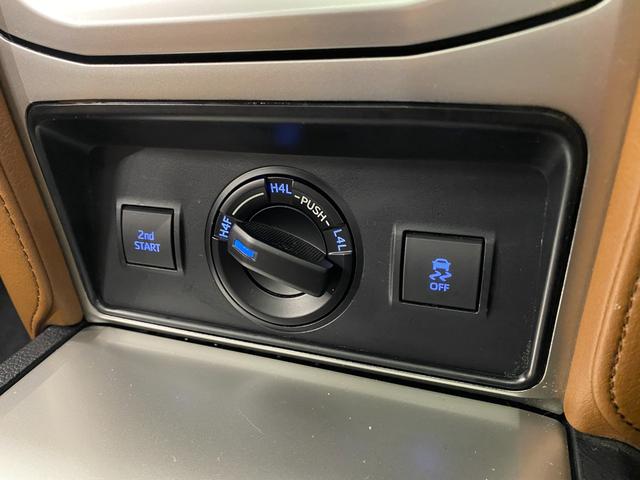 ランドクルーザープラド TX Lパッケージ 70thアニバーサリーLMD 特別仕様車 サンルーフ/ブラウン革S/ACC/衝突軽減B/ナビ/フルセグTV/Bカメラ/車線逸脱警告/シートH・C/Pシート/LEDヘッドライト/Bluetoothオーディオ/ハンズフリー通話/クリアランスソナー(40枚目)