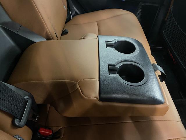 ランドクルーザープラド TX Lパッケージ 70thアニバーサリーLMD 特別仕様車 サンルーフ/ブラウン革S/ACC/衝突軽減B/ナビ/フルセグTV/Bカメラ/車線逸脱警告/シートH・C/Pシート/LEDヘッドライト/Bluetoothオーディオ/ハンズフリー通話/クリアランスソナー(46枚目)