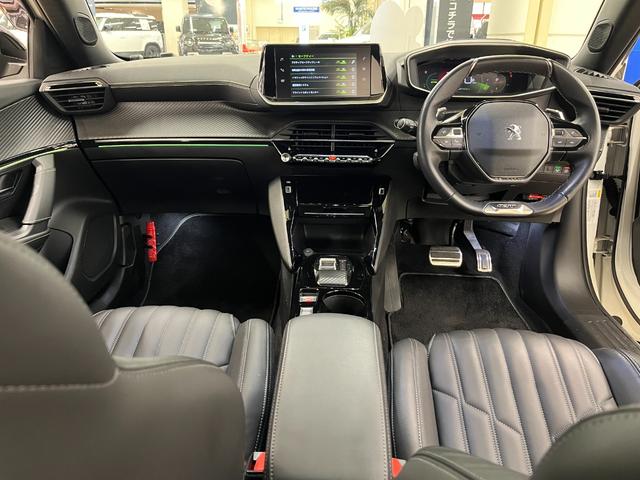 PEUGEOT 2008 GT BLUE HDI