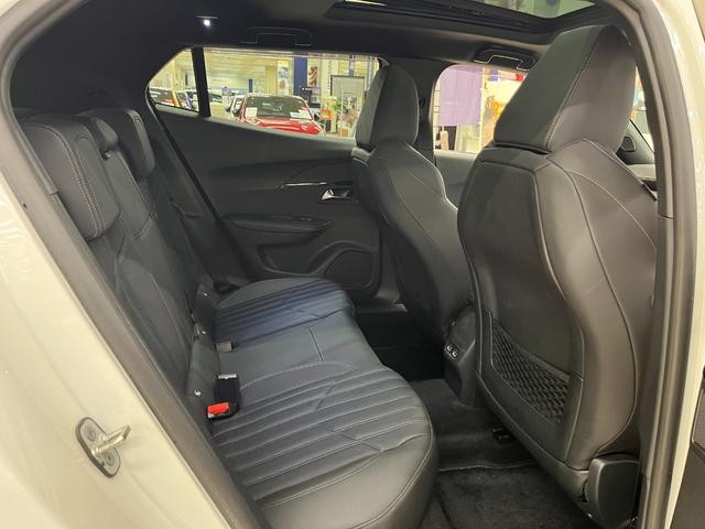 PEUGEOT 2008 GT BLUE HDI