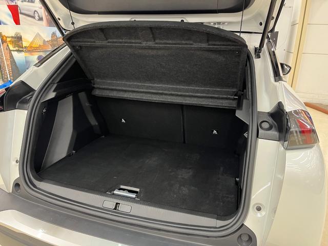 PEUGEOT 2008 GT BLUE HDI