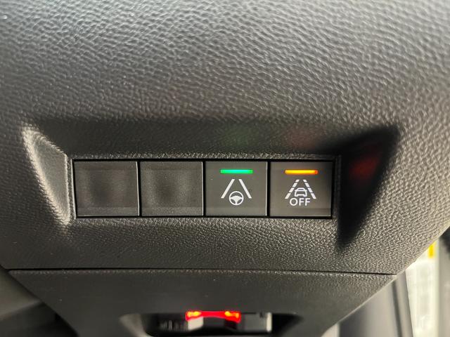 PEUGEOT 2008 GT BLUE HDI