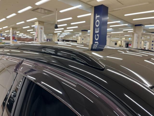 PEUGEOT 2008 GT BLUE HDI