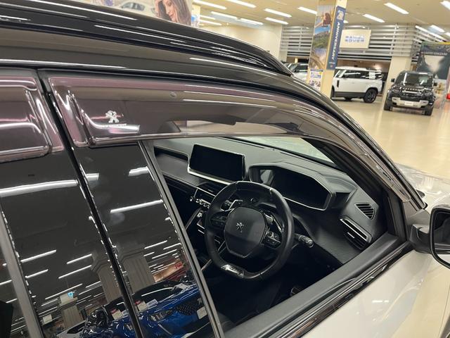 PEUGEOT 2008 GT BLUE HDI