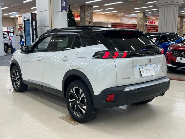 PEUGEOT 2008 GT BLUE HDI