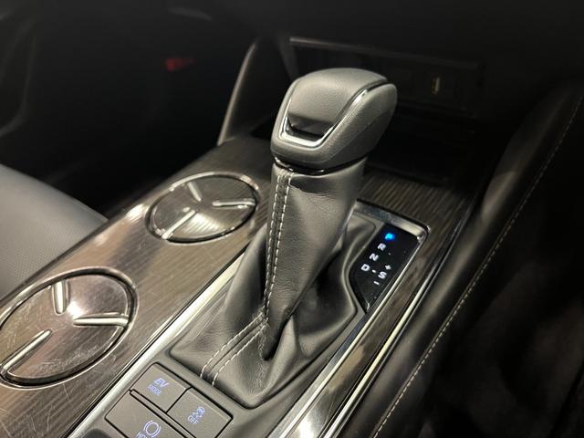 クラウンハイブリッド G 革S/禁煙車/ACC/衝突軽減B/HDDナビ/フルセグTV/B&360度カメラ/車線逸脱警告/シートH・C/Pシート/LEDヘッドライト/Bluetoothオーディオ/クリアランスソナー/1年保証(27枚目)