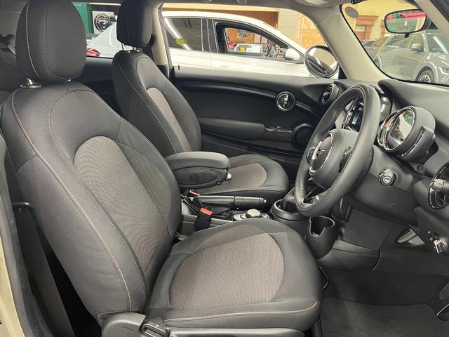 フロントシートです☆