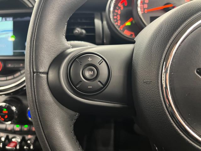 こちらで速度リミッターを操作致します。