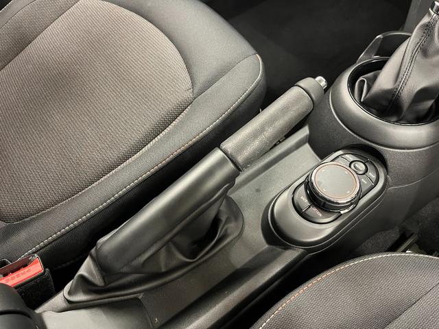 サイドブレーキにも、大きな傷など無く良好です。