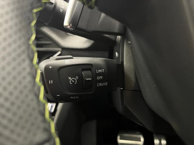 2008 GT ブルーHDi 禁煙車/衝突軽減ブレーキ/ACC/AppleCarplay/AndroidAuto/レーンアシスト/LEDヘッドライト/ハーフ革シート/パワーシート/シートヒーター/アクティブランバーサポート/アルミ(21枚目)