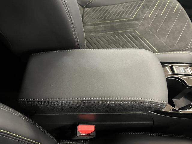 2008 GT ブルーHDi 禁煙車/衝突軽減ブレーキ/ACC/AppleCarplay/AndroidAuto/レーンアシスト/LEDヘッドライト/ハーフ革シート/パワーシート/シートヒーター/アクティブランバーサポート/アルミ(40枚目)