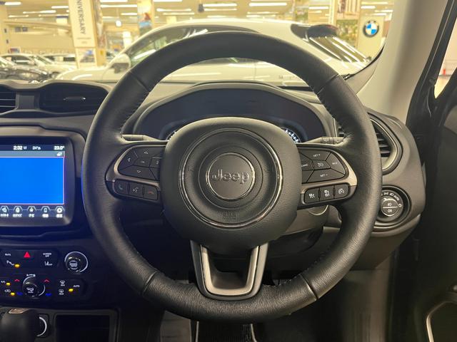 ジープ・レネゲード リミテッド 禁煙車/革S/ACC/衝突軽減B/AppleCarplay/AndroidAuto/ナビ/フルセグTV/バックカメラ/シートH/Pシート/Bluetoothオーディオ/クリアランスソナー/ルーフレール(15枚目)