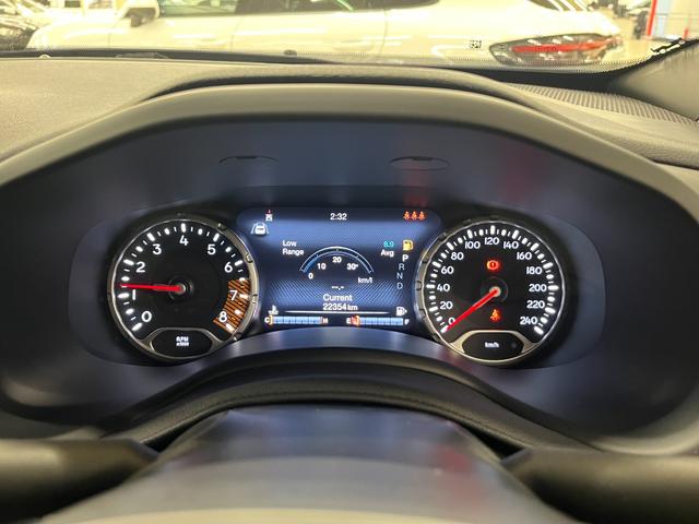 ジープ・レネゲード リミテッド 禁煙車/革S/ACC/衝突軽減B/AppleCarplay/AndroidAuto/ナビ/フルセグTV/バックカメラ/シートH/Pシート/Bluetoothオーディオ/クリアランスソナー/ルーフレール(16枚目)