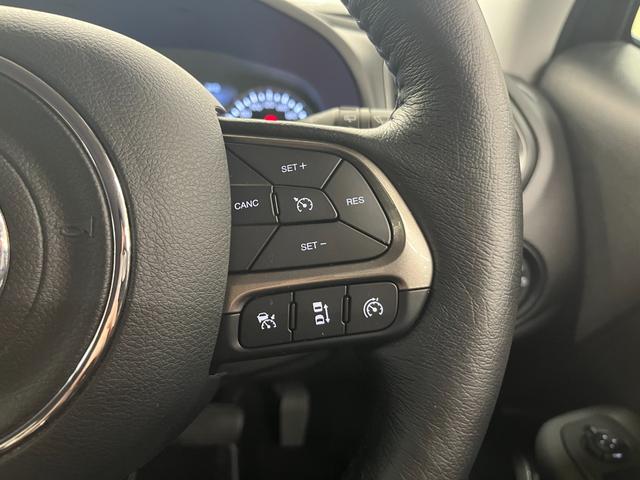 ジープ・レネゲード リミテッド 禁煙車/革S/ACC/衝突軽減B/AppleCarplay/AndroidAuto/ナビ/フルセグTV/バックカメラ/シートH/Pシート/Bluetoothオーディオ/クリアランスソナー/ルーフレール(18枚目)