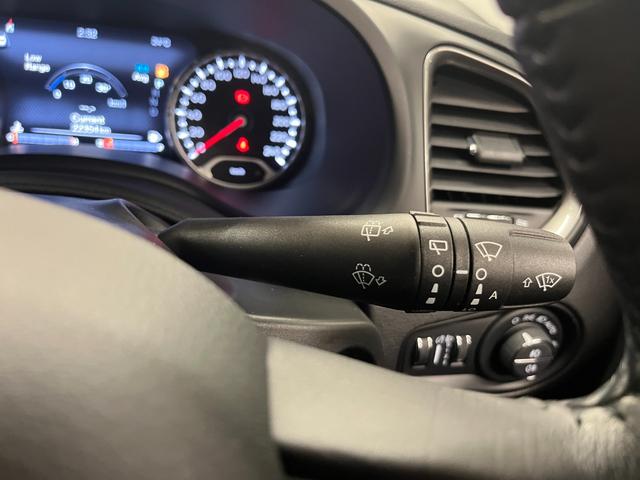 ジープ・レネゲード リミテッド 禁煙車/革S/ACC/衝突軽減B/AppleCarplay/AndroidAuto/ナビ/フルセグTV/バックカメラ/シートH/Pシート/Bluetoothオーディオ/クリアランスソナー/ルーフレール(20枚目)